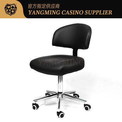 Une nouvelle chaise de croupier en cuir à poulie noire