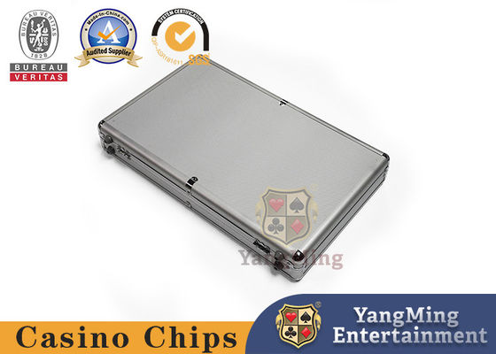 Nerf de boeuf en aluminium de luxe Chips Case de roues de roulette d'argent d'éponge de 600pcs 14g Clay Chip Box Casino Baccarat Portable